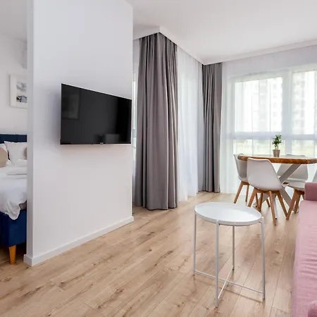 Nova Letnica By Bookinghost * Danzica